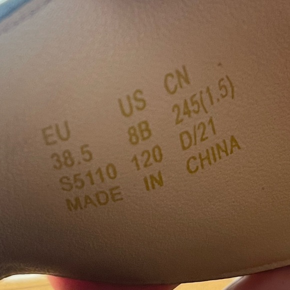 Stuart Weitzman Delilah Genuine Calf Hair Slide Sandal - Picture 8 of 9